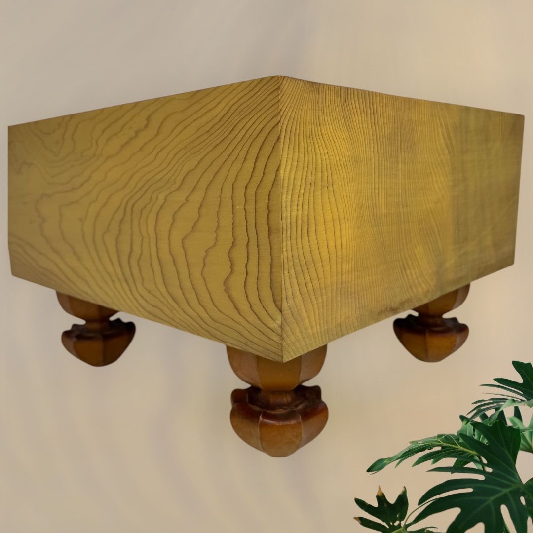 高級 本榧 碁盤】厚さ5寸9分（18cm） 脚付き 天然木 囲碁