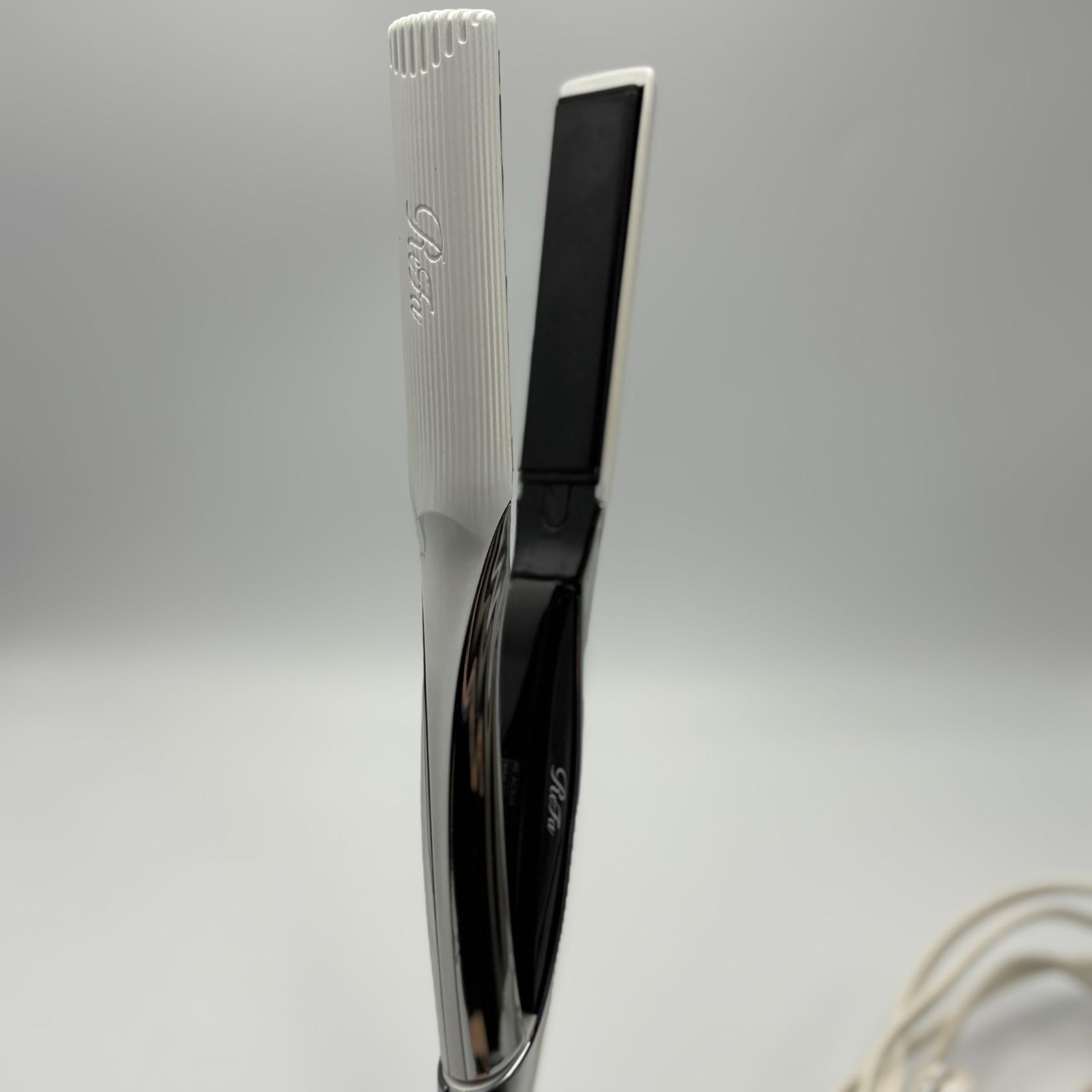 Refa トップ リファ ビューテック ストレートアイロンRE-AC02A ホワイト