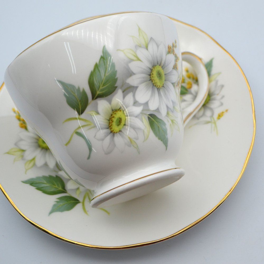 ヴィンテージ 食器 トリオ ティーカップ＆ソーサー Duchess China