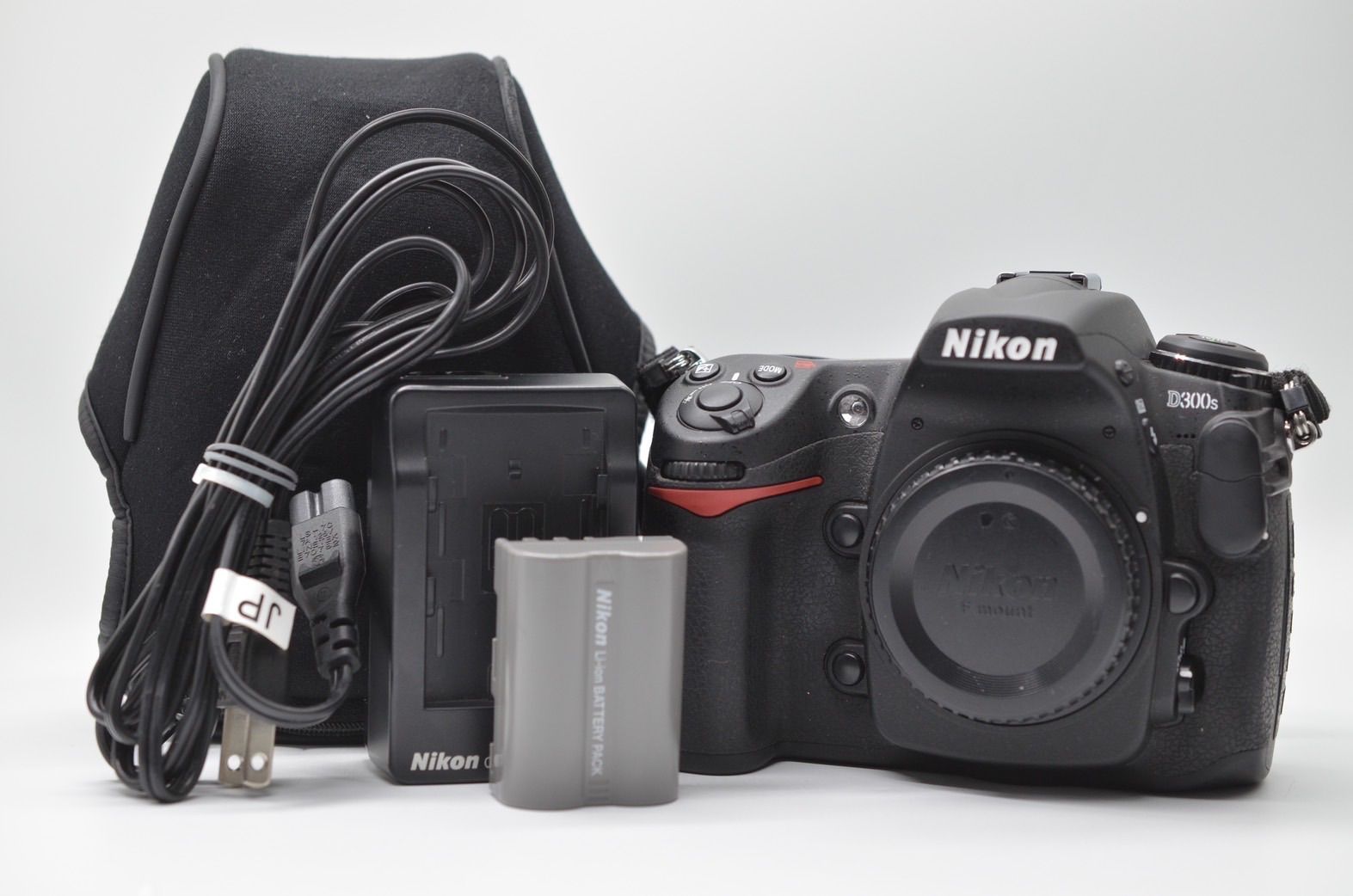 ☆ショット数9,973枚・超美品☆ ニコン D300S ボディ #16972 ☆ショット数9,973枚・超美品☆ ニコン D300S ボディ #16972