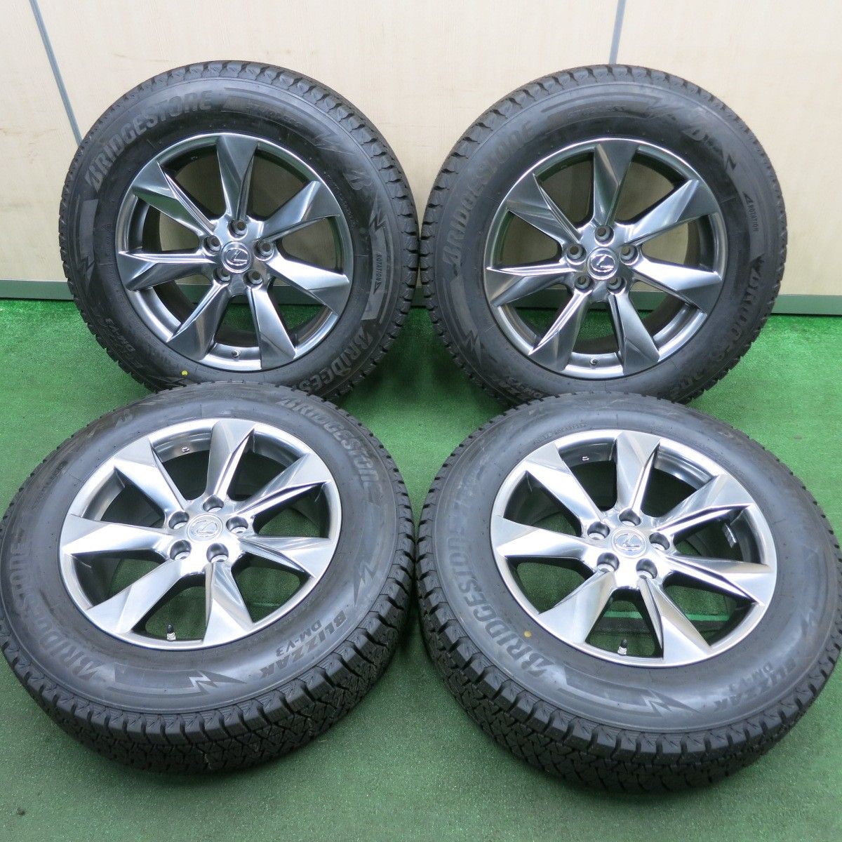 レクサスRX450hブリヂストンスタッドレスホイール付 4本235/65r18