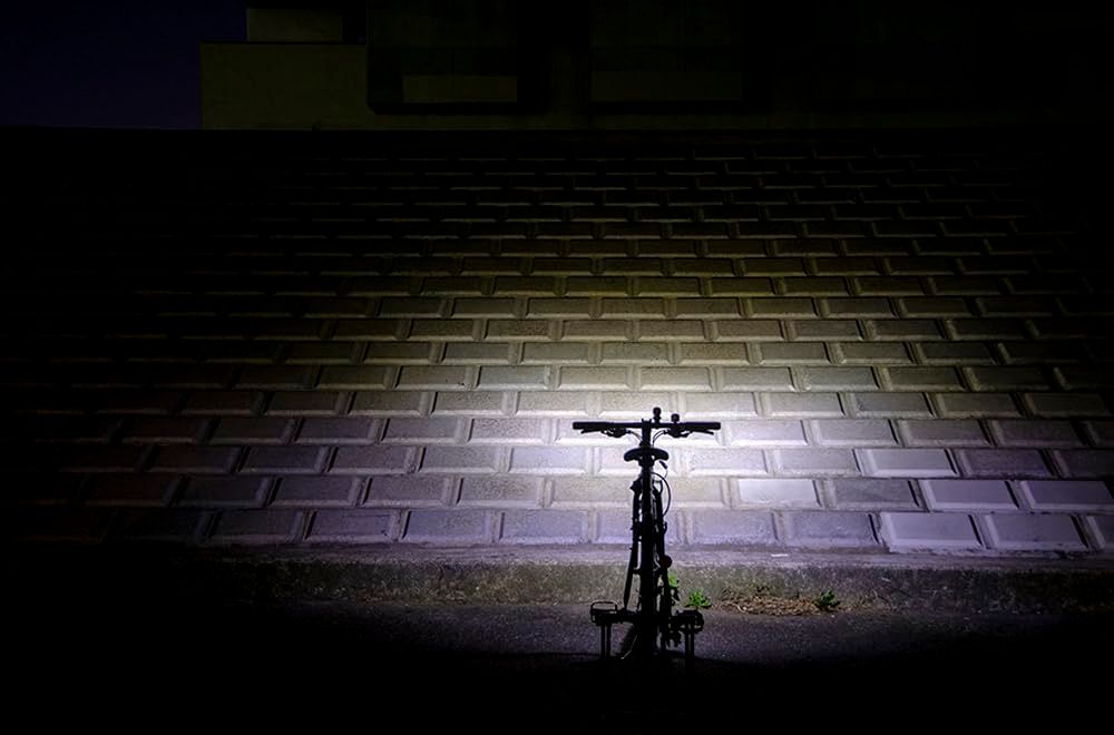 明るさ1000ルーメン 実用点灯1時間