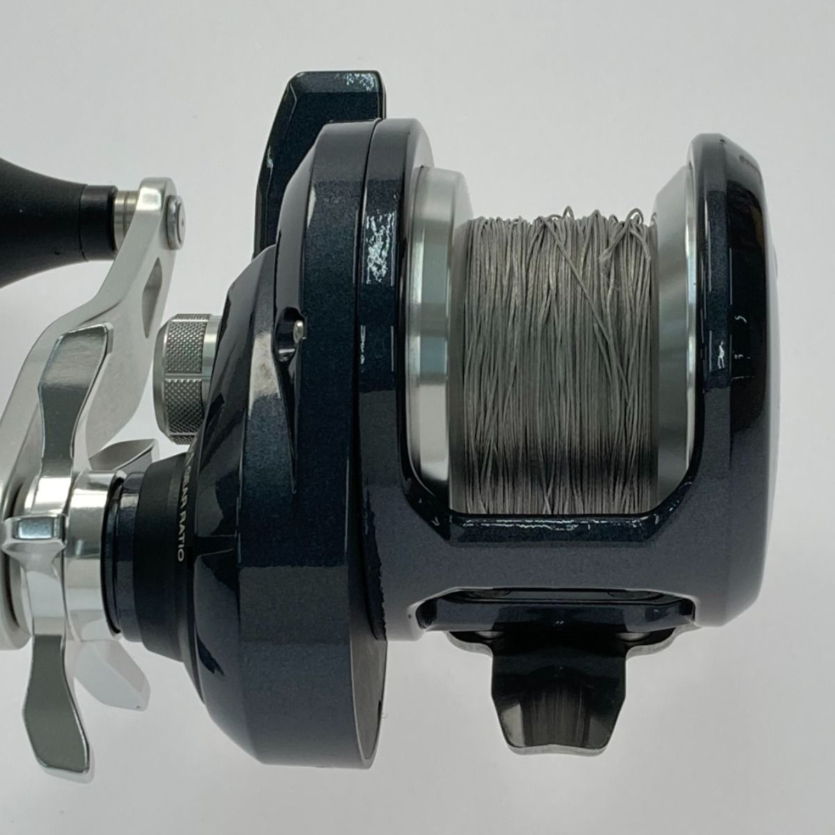 SHIMANO シマノ 20 トリウム 2000PG 両軸リール 04219 - メルカリ