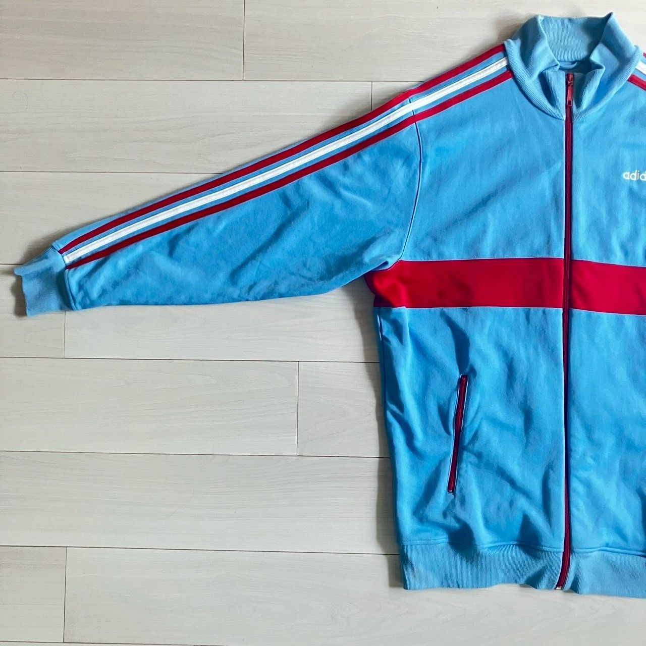 松村北斗着用 アディダスオリジナルス adidas originals