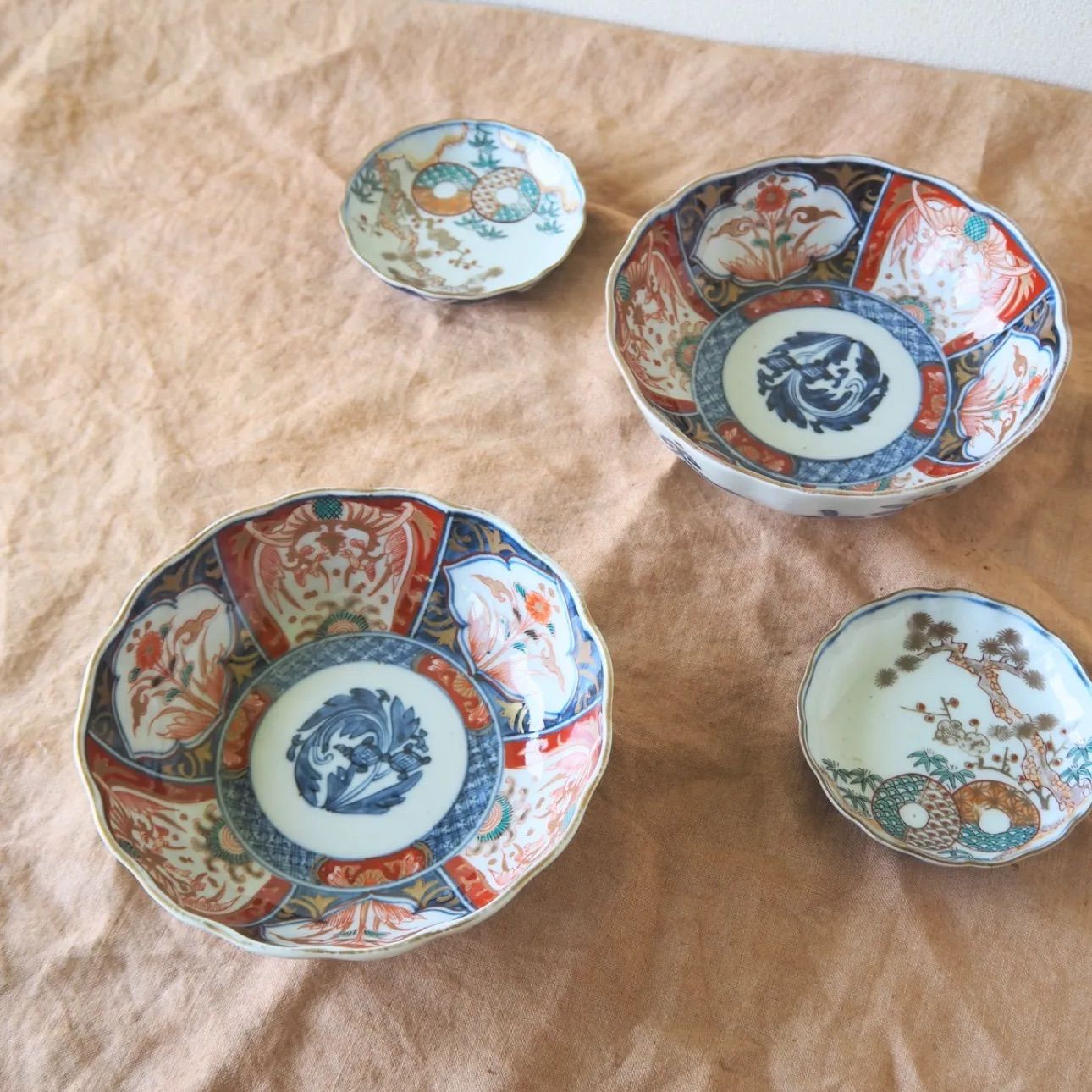 古伊万里 錦手金彩 鳳凰に吉兆文 輪花 大膾皿 染錦 色絵 金襴手 古伊万里 錦手金彩 鳳凰に吉兆文 輪花 大膾皿 染錦 色絵 金襴手