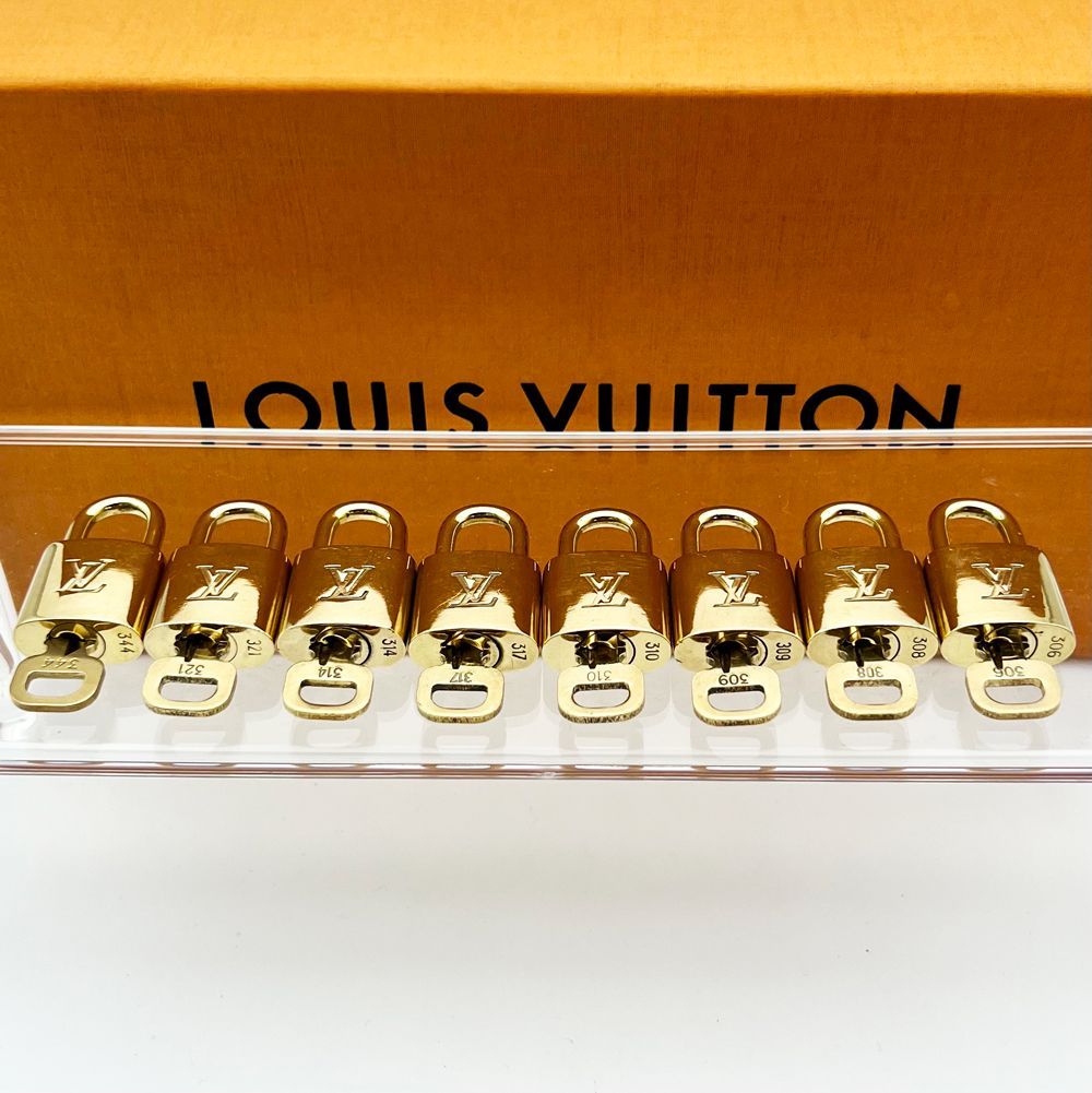 超美品】ルイヴィトン Louis Vuitton カデナ 南京錠 キー 8つまとめ No.306 308 309 310 314 317 321  344 送料無料 送料込み - メルカリ