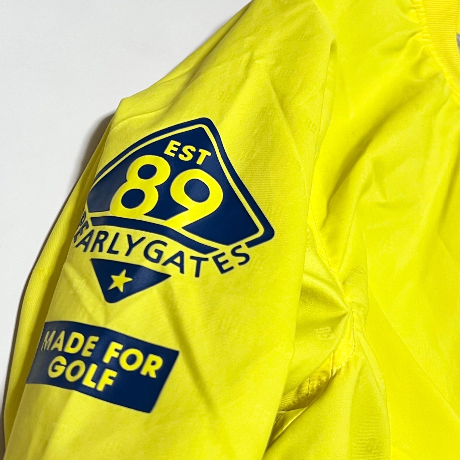 パーリーゲイツ防風・防水・蓄熱ツインスニード4 美品 パーリーゲイツ ツインスニード 4 ホワイト ネイビー 蓄熱