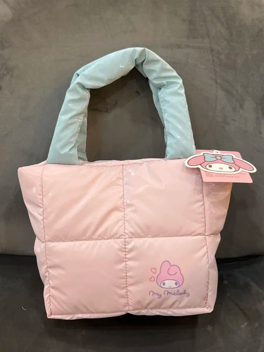 新品 マイメロディ パッド入りバッグ