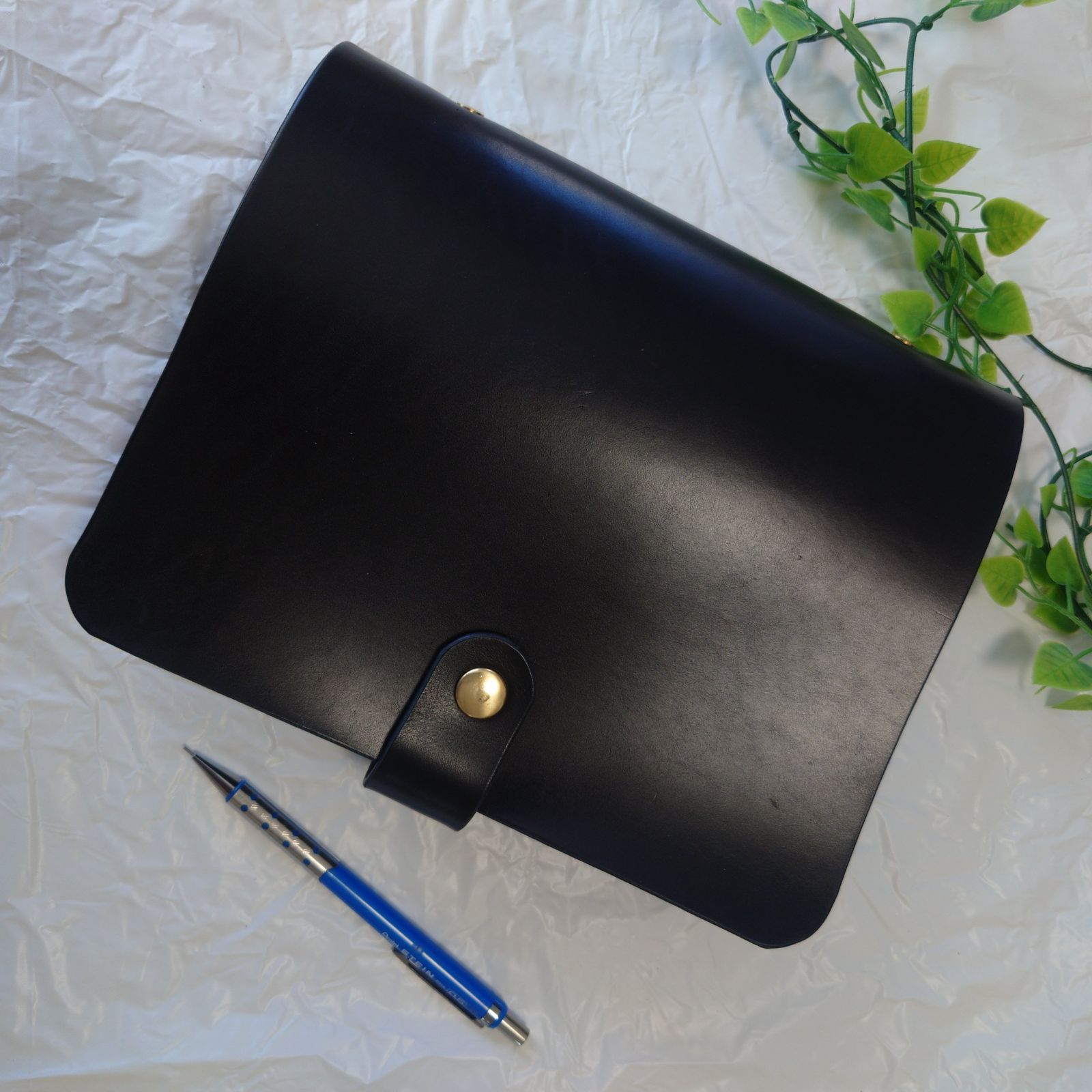 真鍮と本革のルーズリーフバインダー A4サイズ】 レザー ヌメ革 大容量