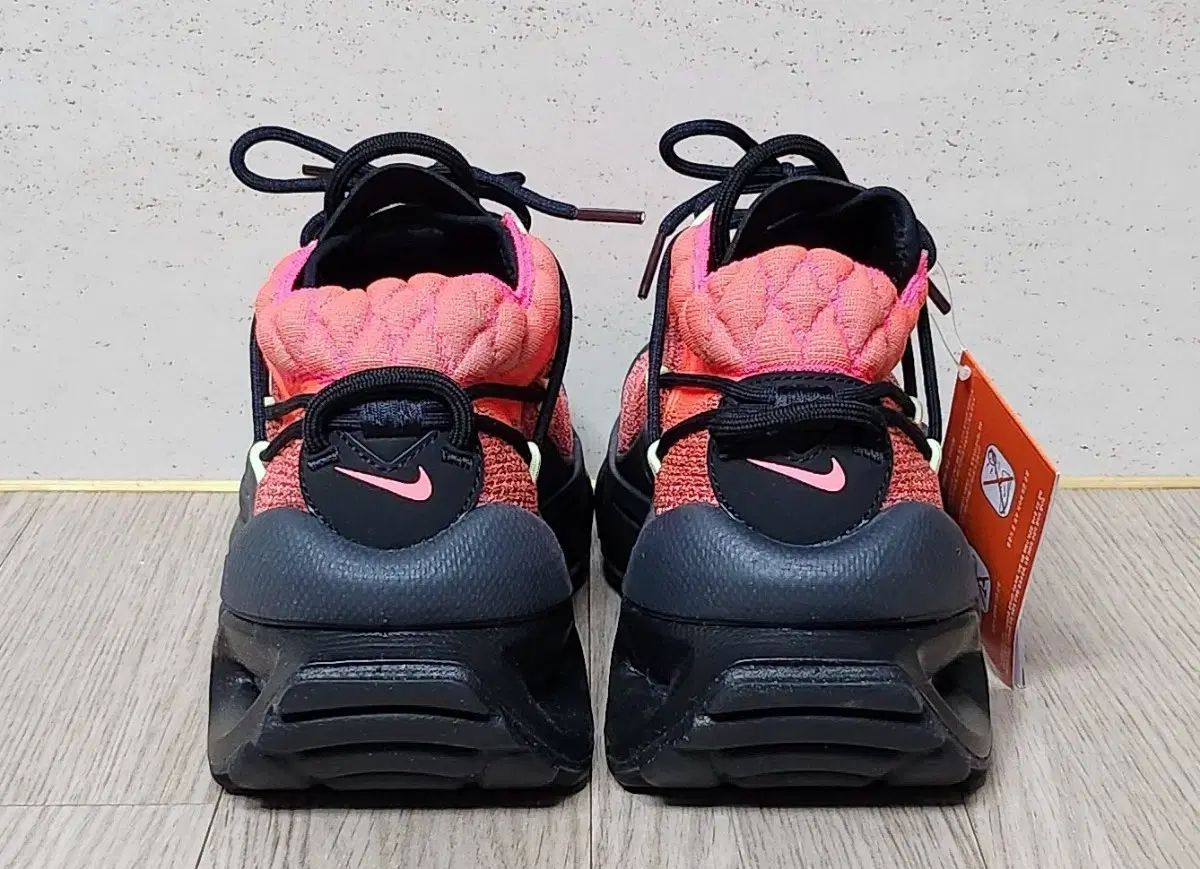 NIKE(ナイキ) Air Max Flyknit トレッキングシューズ 255 アウトレット