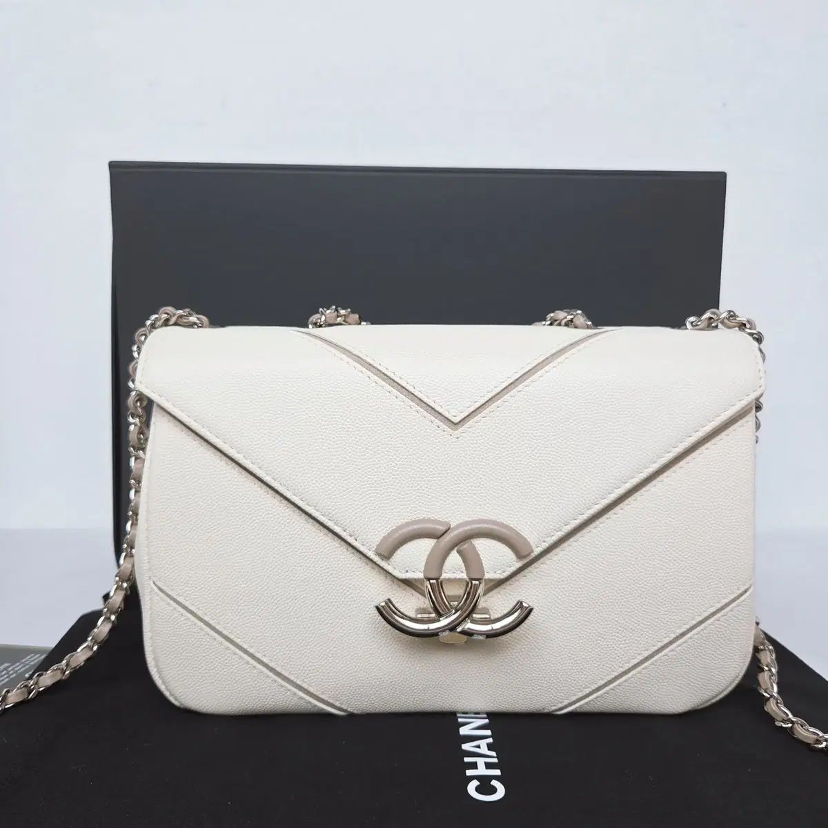 Chanel シャネル Mサイズ キャビア クロスバッグ
