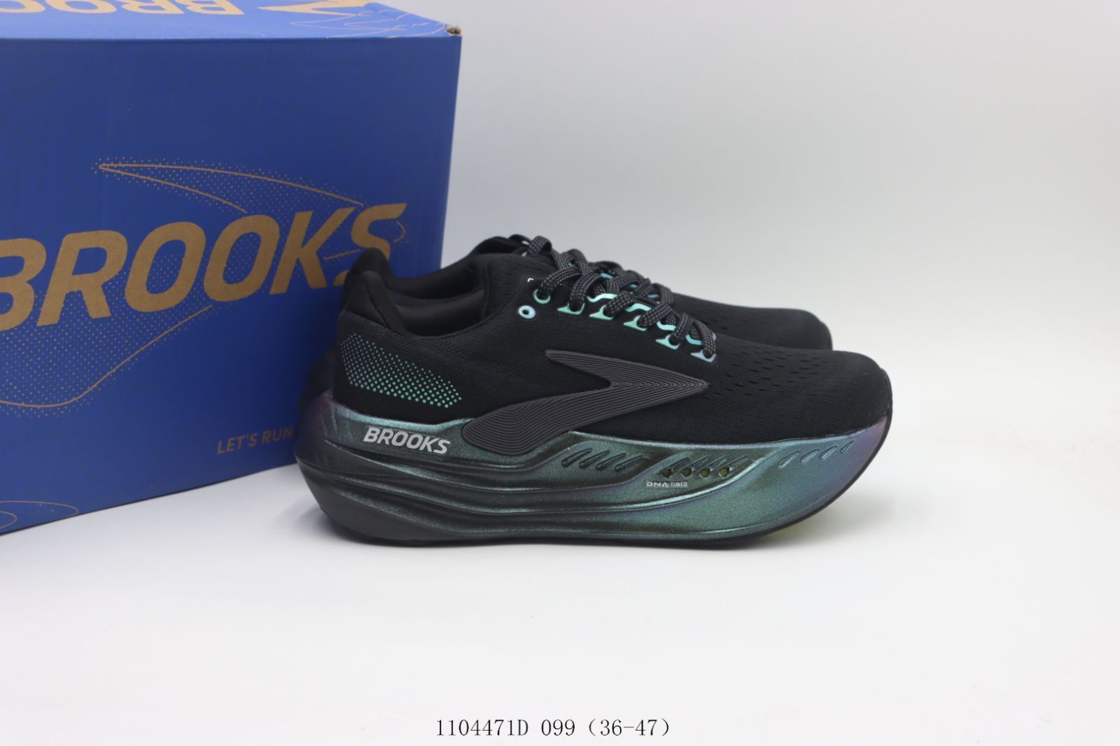 今日特価】ブルックス（Brooks）のスニーカー、ブラックブルー