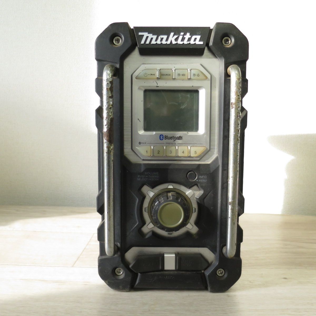 マキタ 充電式 ラジオ Bluetooth搭載 MR106 makita マキタ MR106 充電式ラジオ ウエダ金物【公式サイト】