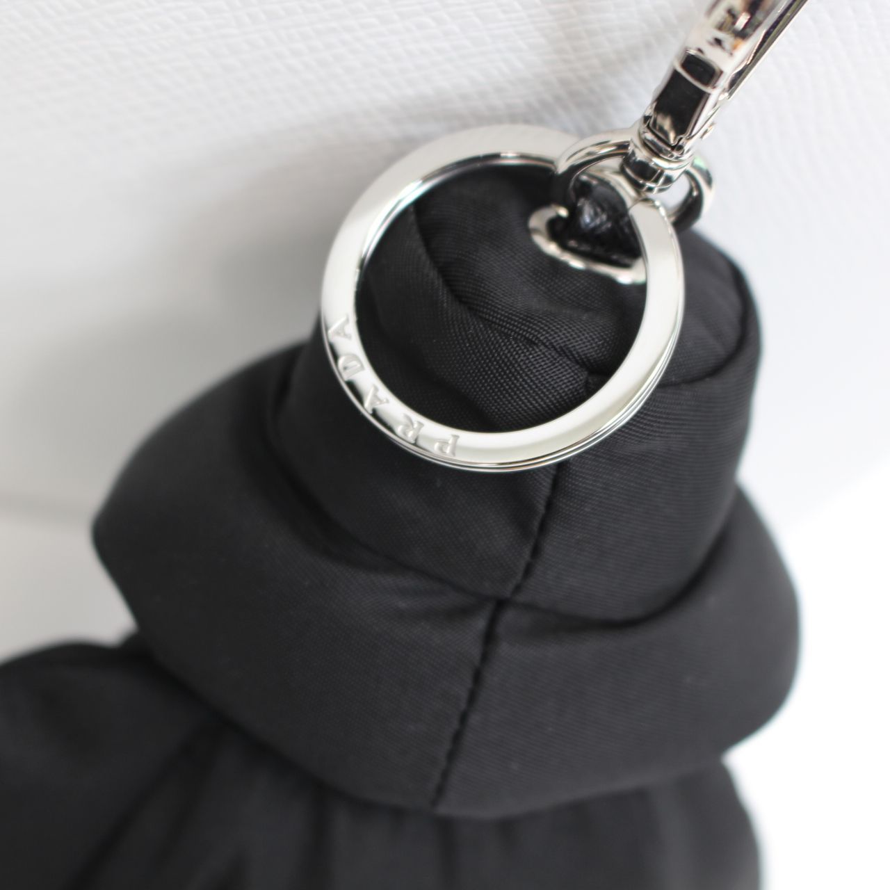 【希少】PRADA ロゴ ソフトロボット Re-Nylon バッグ ペンダント PRADA ペットバッグ 2VC030 N9O 2DMT Re－Nylon (505772211