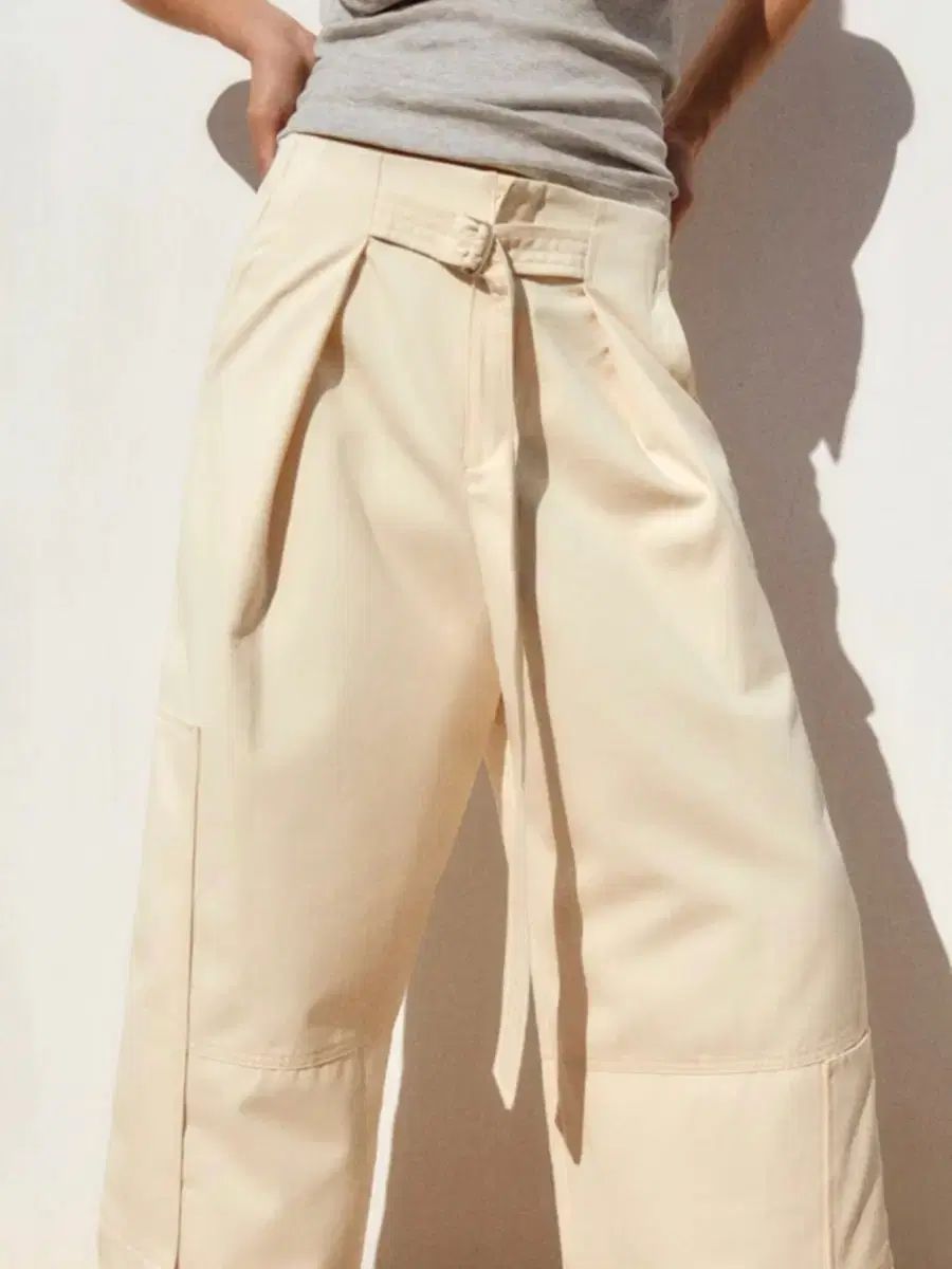 ZARA ザラ スタイリッシュ ディテール ズボン 24 サイズ ユーチューバー チーフ チョイ 推奨