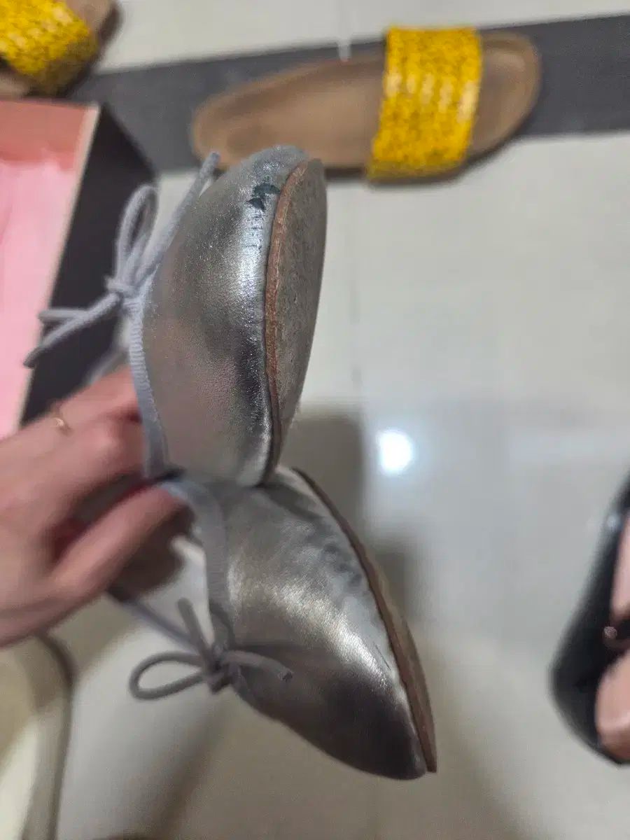 フラット
