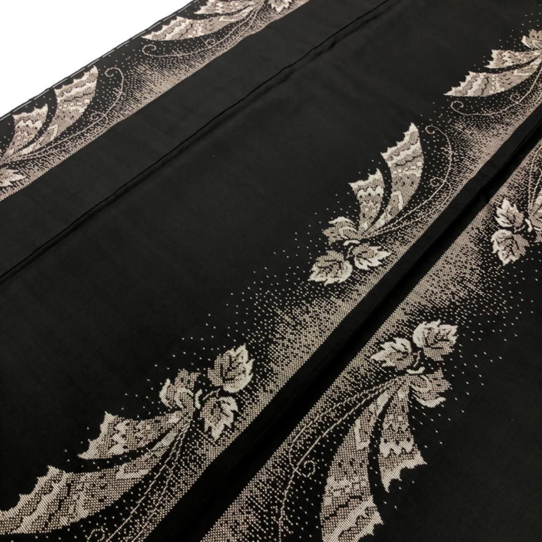 本場大島紬 地空き 縦柄蝶々葉模様 黒色 しつけ糸 K-5306 - メルカリ