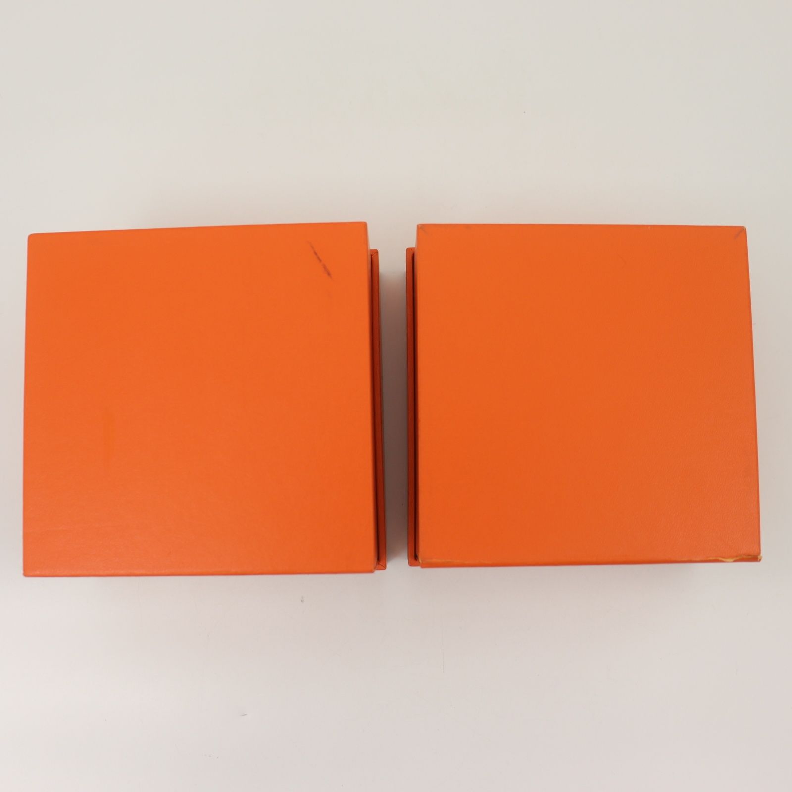 HERMÈS オレンジ色の時計箱 ITZJ11VNSIM8 HERMES エルメス オレンジ ウォッチケース 時計 空