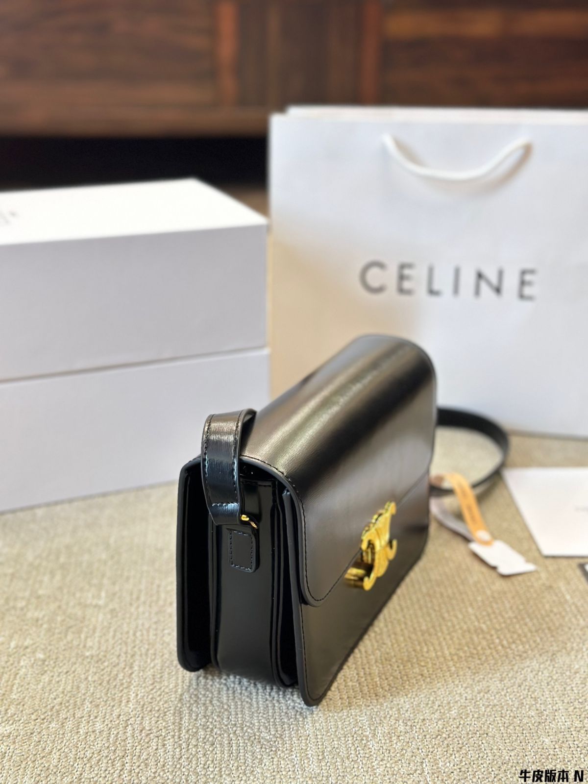 CELINE ボディバッグ トリオンフ 192672BZJ CELINE（ショルダーバッグ）のフリマアイテム一覧