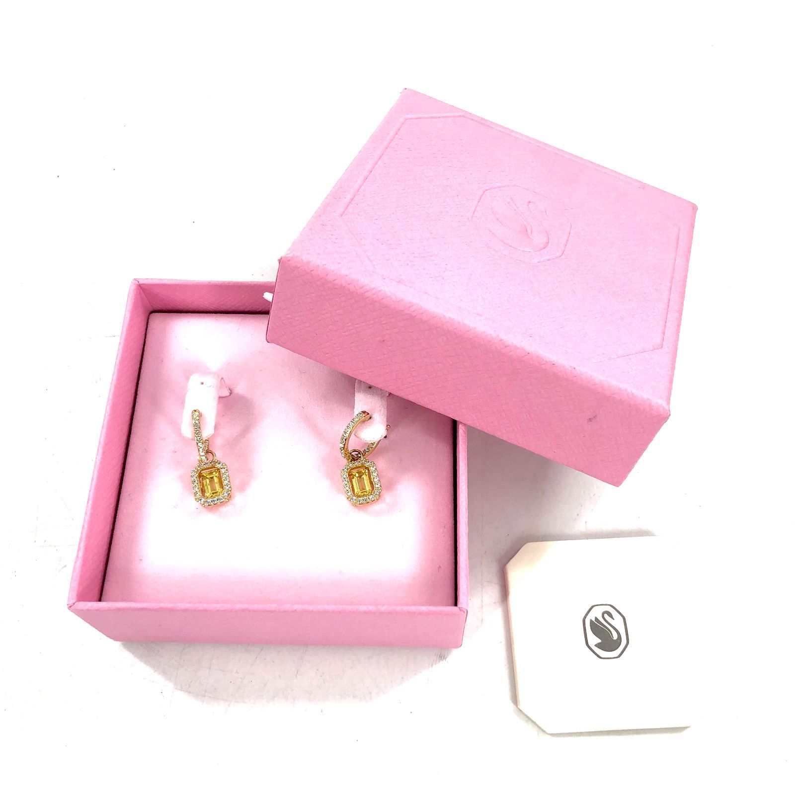 スワロフスキー Swarovski Millenia ドロップピアス ピンク Swarovski