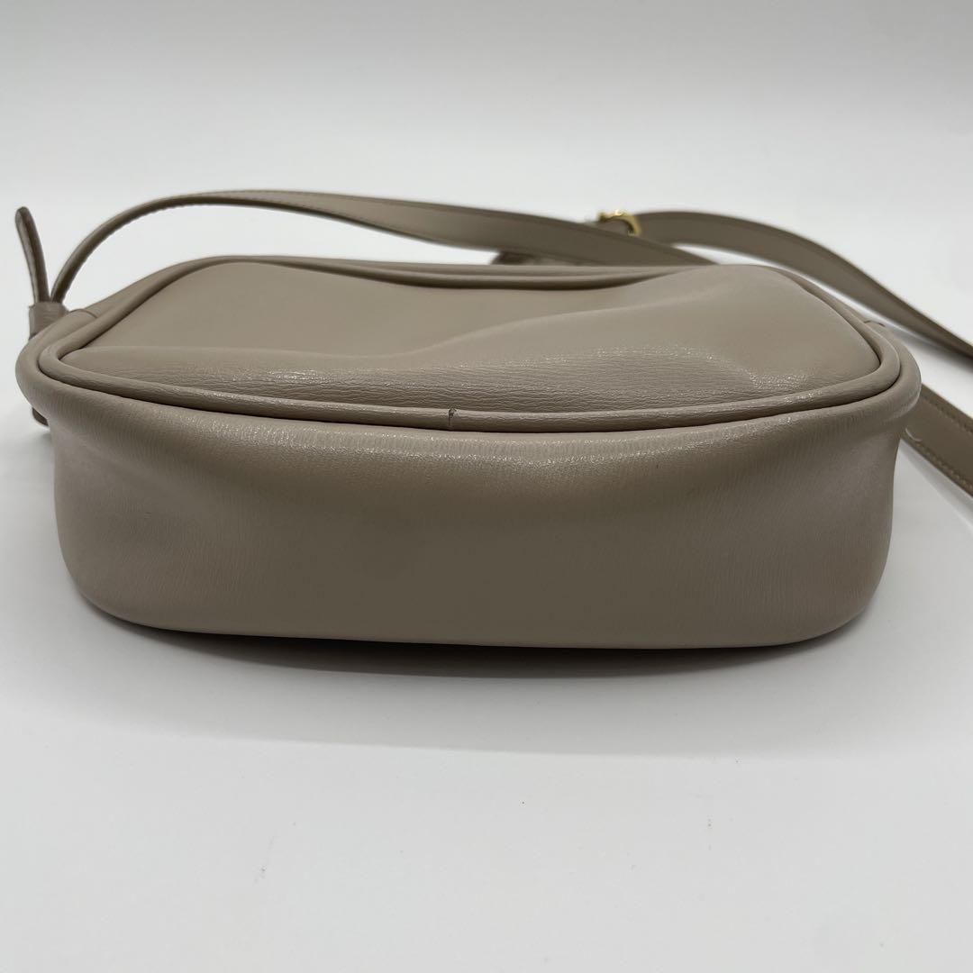 Salvatore Ferragamo 21 H006 ショルダーバッグ - メルカリ