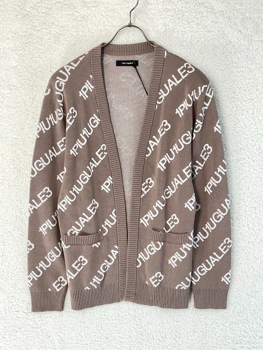 未使用 1piu1uguale3 ウノピゥウノウグァーレトレ 4 ブラウン BUTTONLESS CARDIGAN バイアスロゴ 未使用 1piu1uguale3 ウノピゥウノウグァーレトレ 4 ブラウン