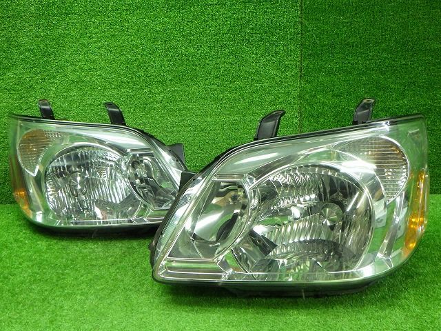 トヨタ　60系　ノア　後期　ヘッドライト左右　HID　28-181　N3　240628101