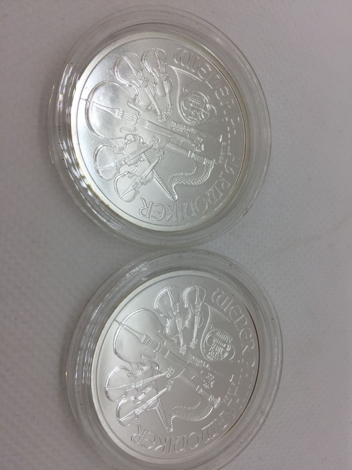 S【コレクション】ウィーンフィルハーモニー銀貨 ショップ 2枚セット ユーロ 海外銀貨 1オンス クリアケース付き 2020年 オーストラリア  ウィーンフィル 銀貨1オンス クリア