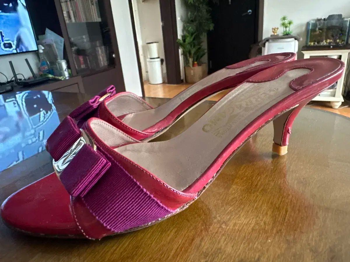 FERRAGAMO フェラガモ キッテンヒル サンダル KIN-KAAI_COM