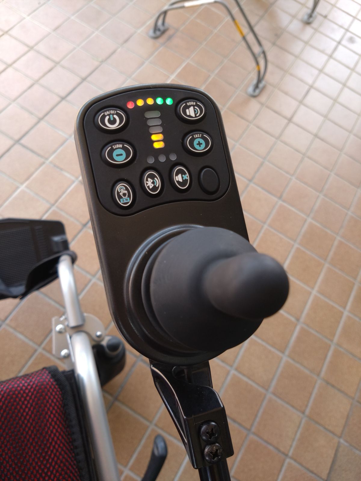 軽量電動車いすモバイドエアー