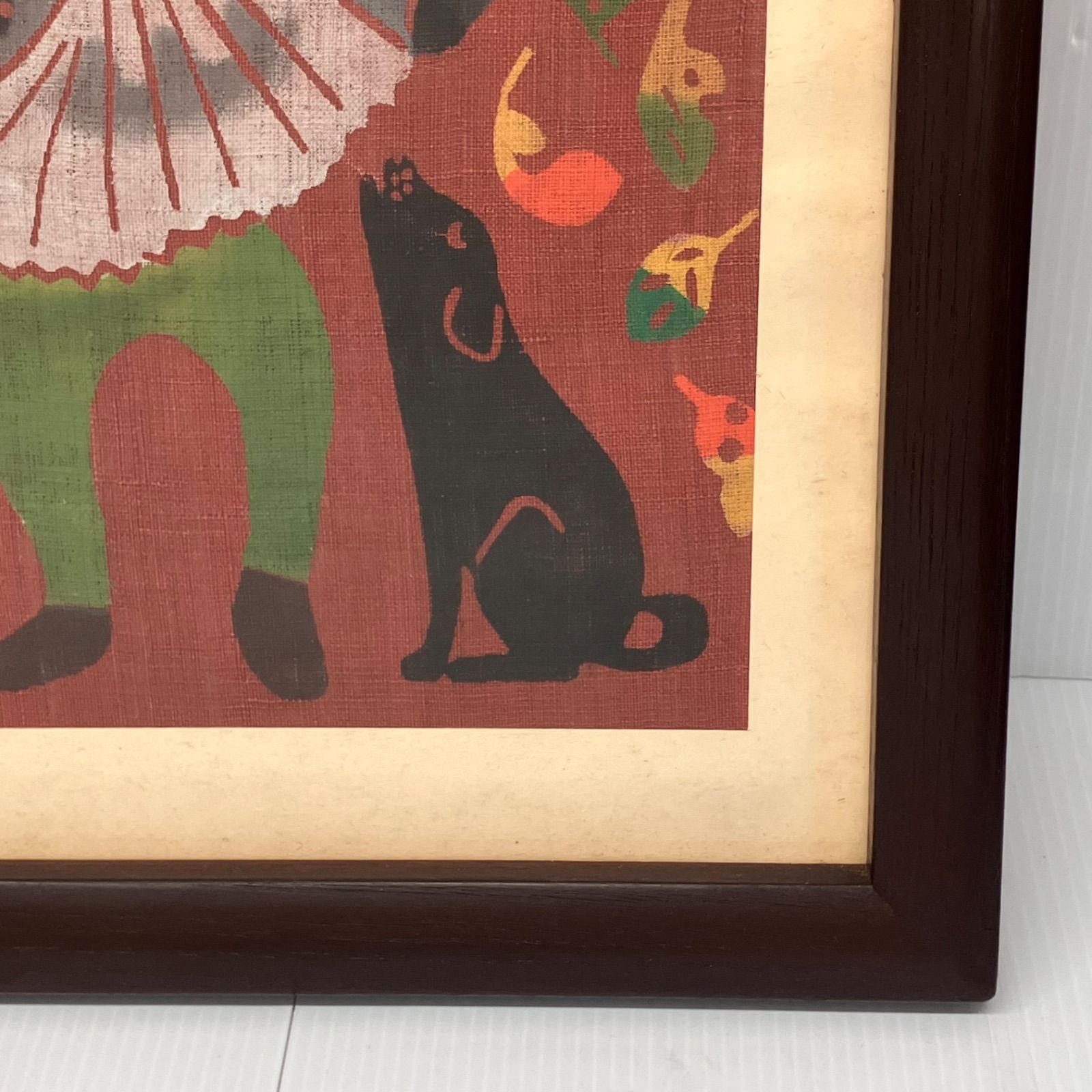 アコーディオンを弾く男性と犬 額入 絵画 インテリア 壁掛け WWW_IBETON_RU