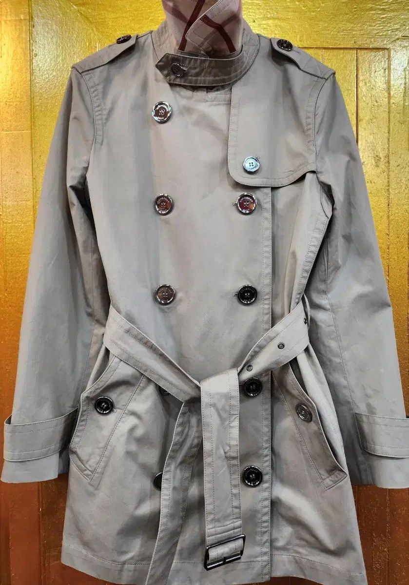 バーバリーハーフトレンチコート グレー