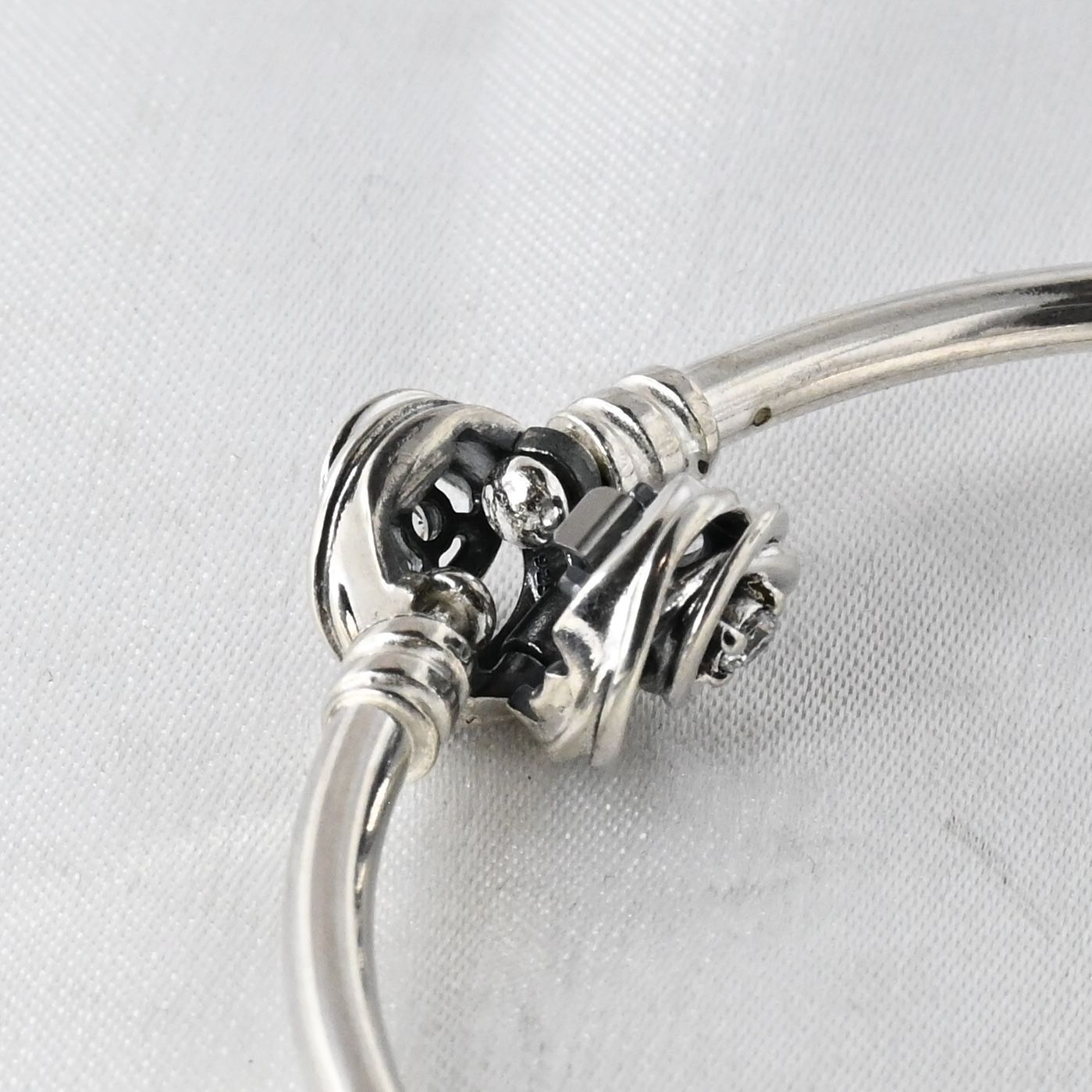 研磨済】PANDORA Moments Encircled Clasp Bangle 19cm バングル 美品 