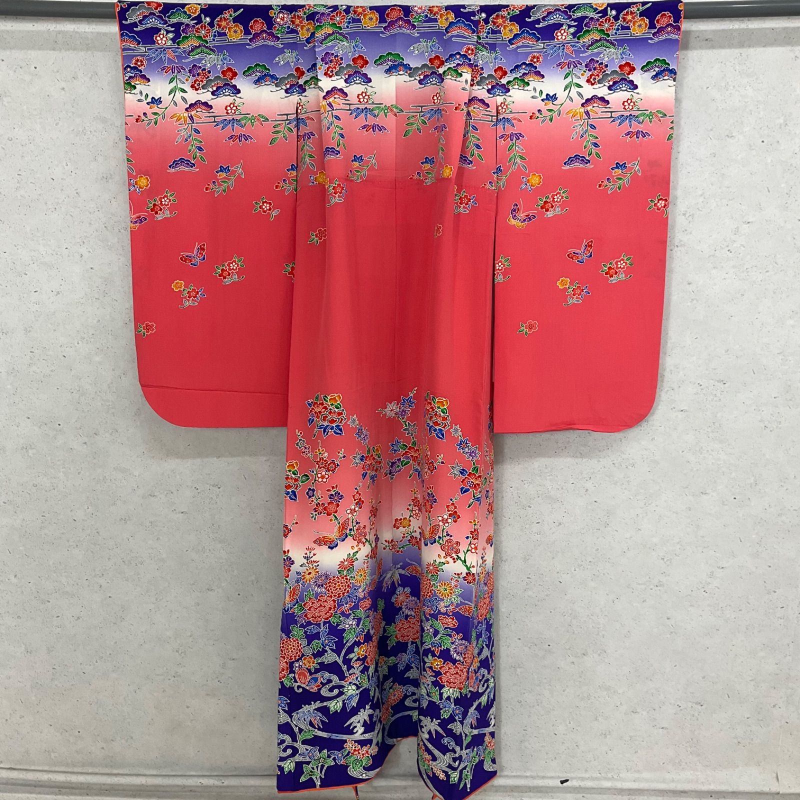 ◇kimono+one◇美品◇7歳くらい用◇京紅型の