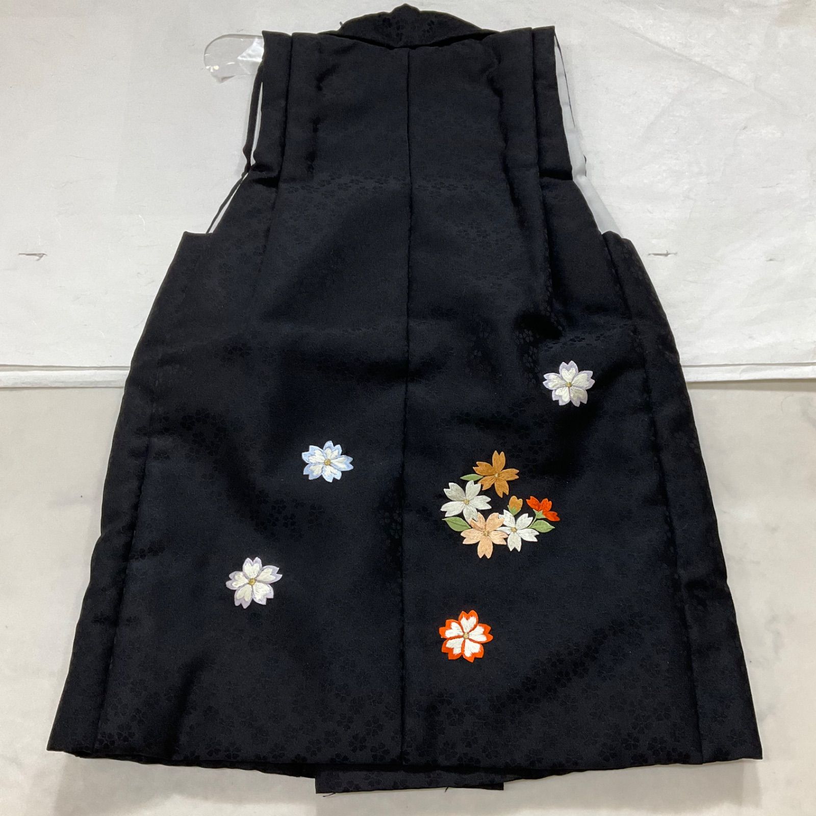 kimono one◆ 同然◆3歳くらい用◆被布◆七五三◆女の子◆三歳用◆刺繍◆黒地◆丈54肩幅23◆七五三子供お詣り◆G281