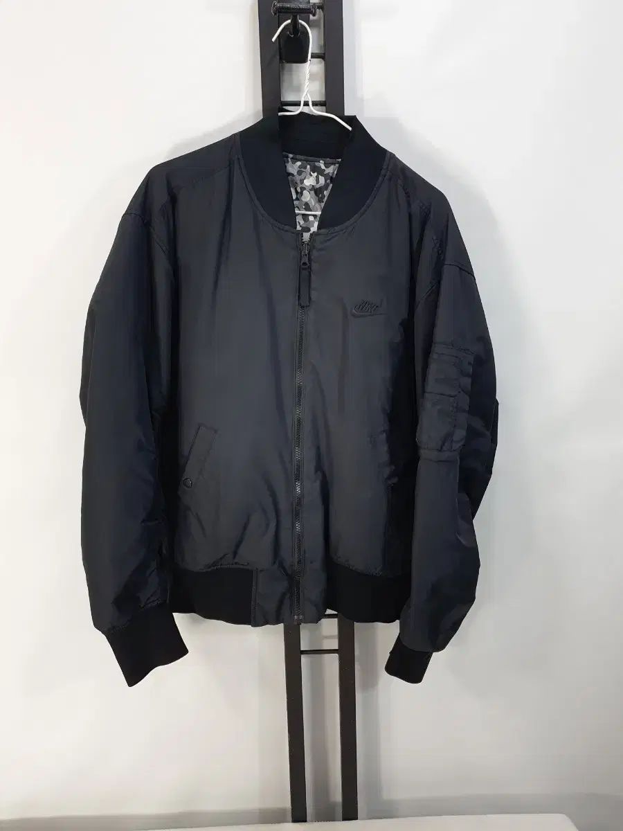 ブラック ブルゾン