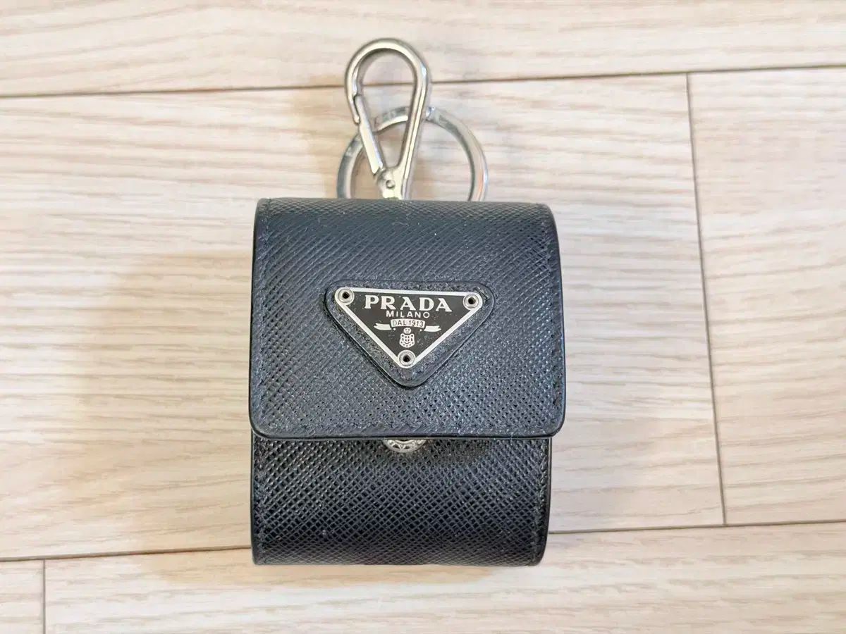 PRADA プラダ エアーポッズ Airpods ケース キーホルダー
