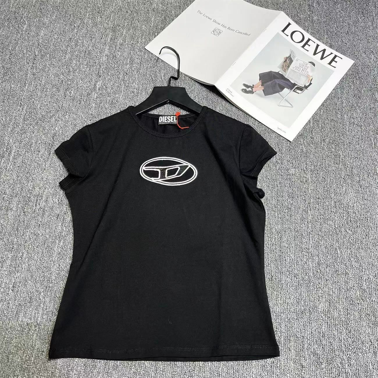 おすすめ人気ランキング2024年 DIESEL ディーゼル くり抜きロゴTシャツ by メルカリ｜半袖(Tシャツ) Tops