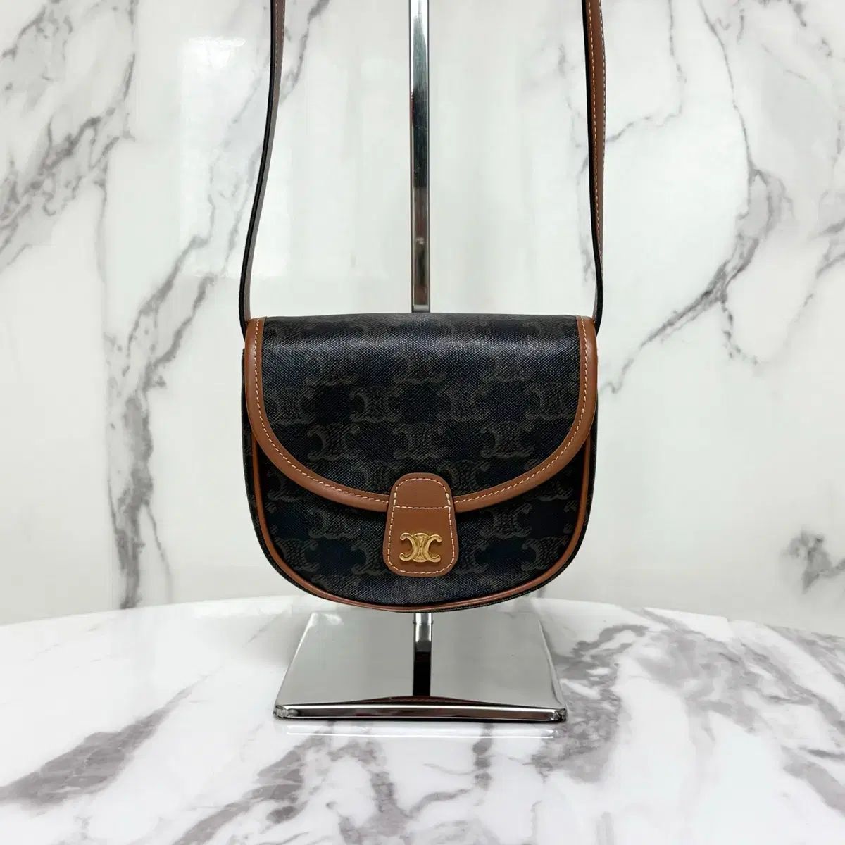 Celine セリーヌ トリオンフ ミニ ヴェルサーチェ クロスバッグ