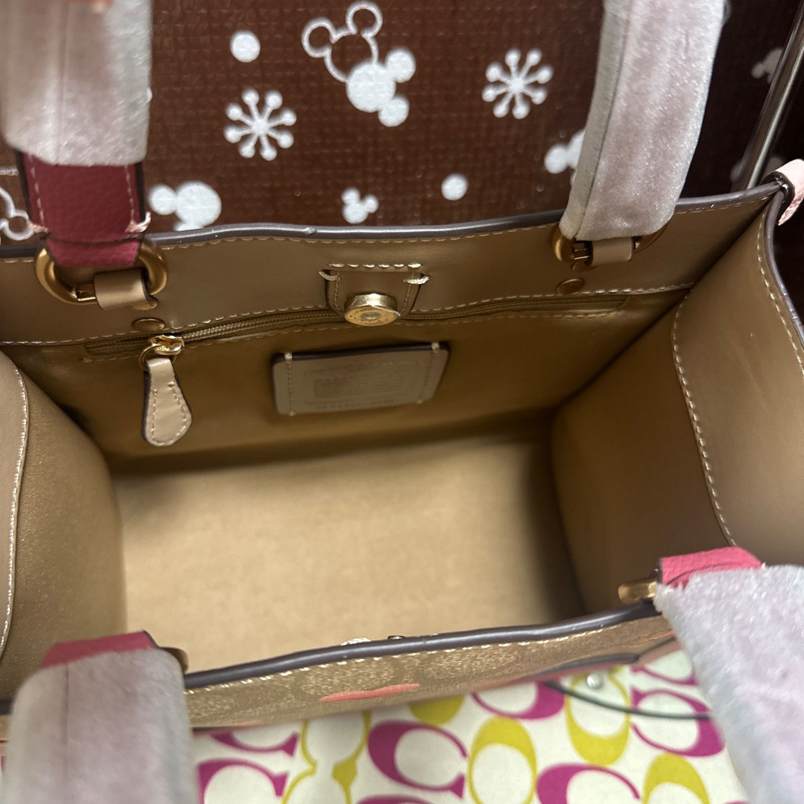 新品☆COACH フィールドトート22 ハート ピンク ブラウンCA621