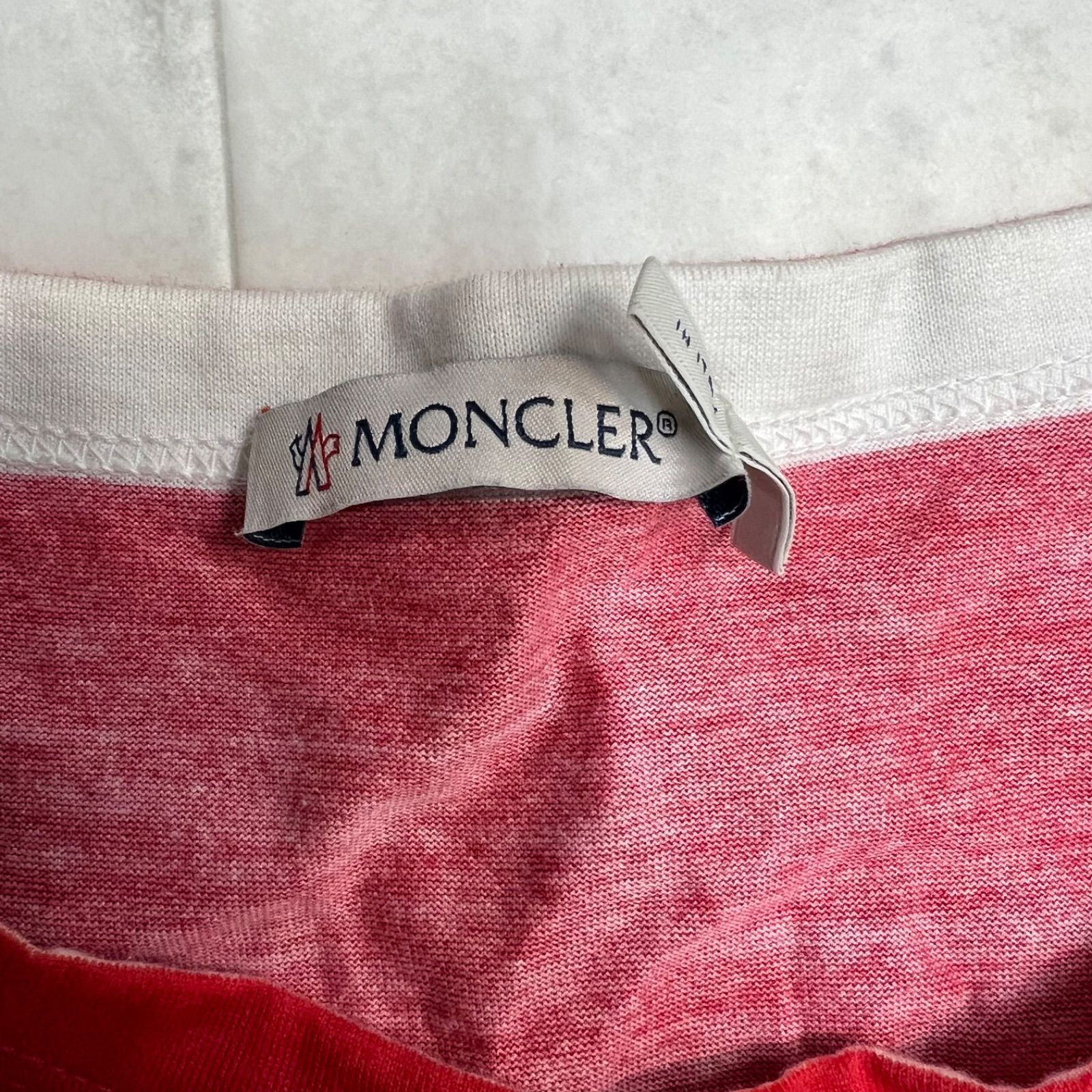MONCLER グラデーションピンク Tシャツ 中古・古着通販】MONCLER (モンクレール) スプレーロゴ半袖T
