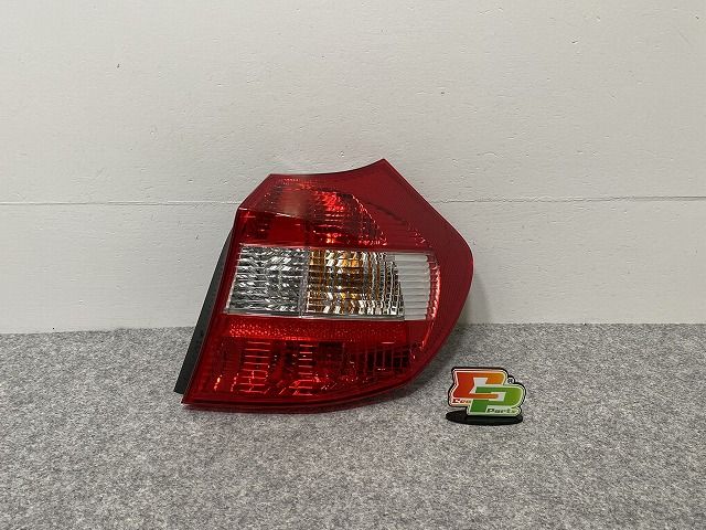 新品!1シリーズ E87/2004-2011 社外 右 テールランプ/ライト/レンズ ハロゲン VALEO 90009540 044403 BMW(140400)