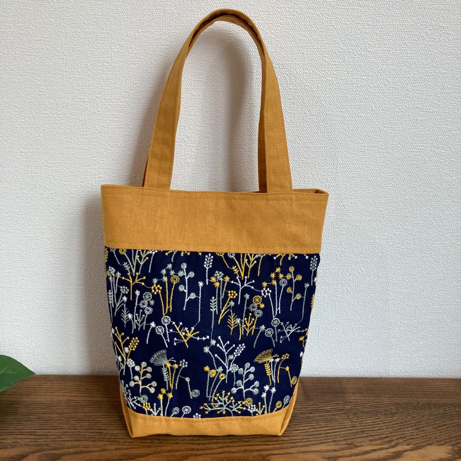 078・手提げ バッグ エコバッグ ハンドメイド 花柄刺繍ネイビー 母の日 