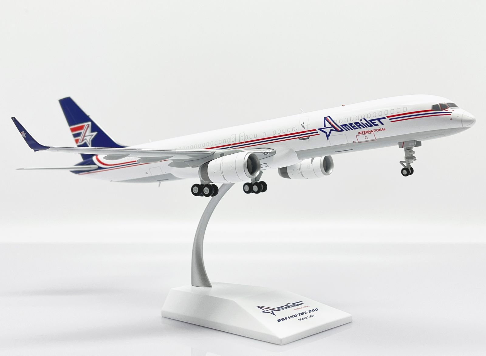 アメリジェット・インターナショナル 757-200F N818NH 1/200 アメリジェット・インターナショナル 757-200F N818NH 1/200