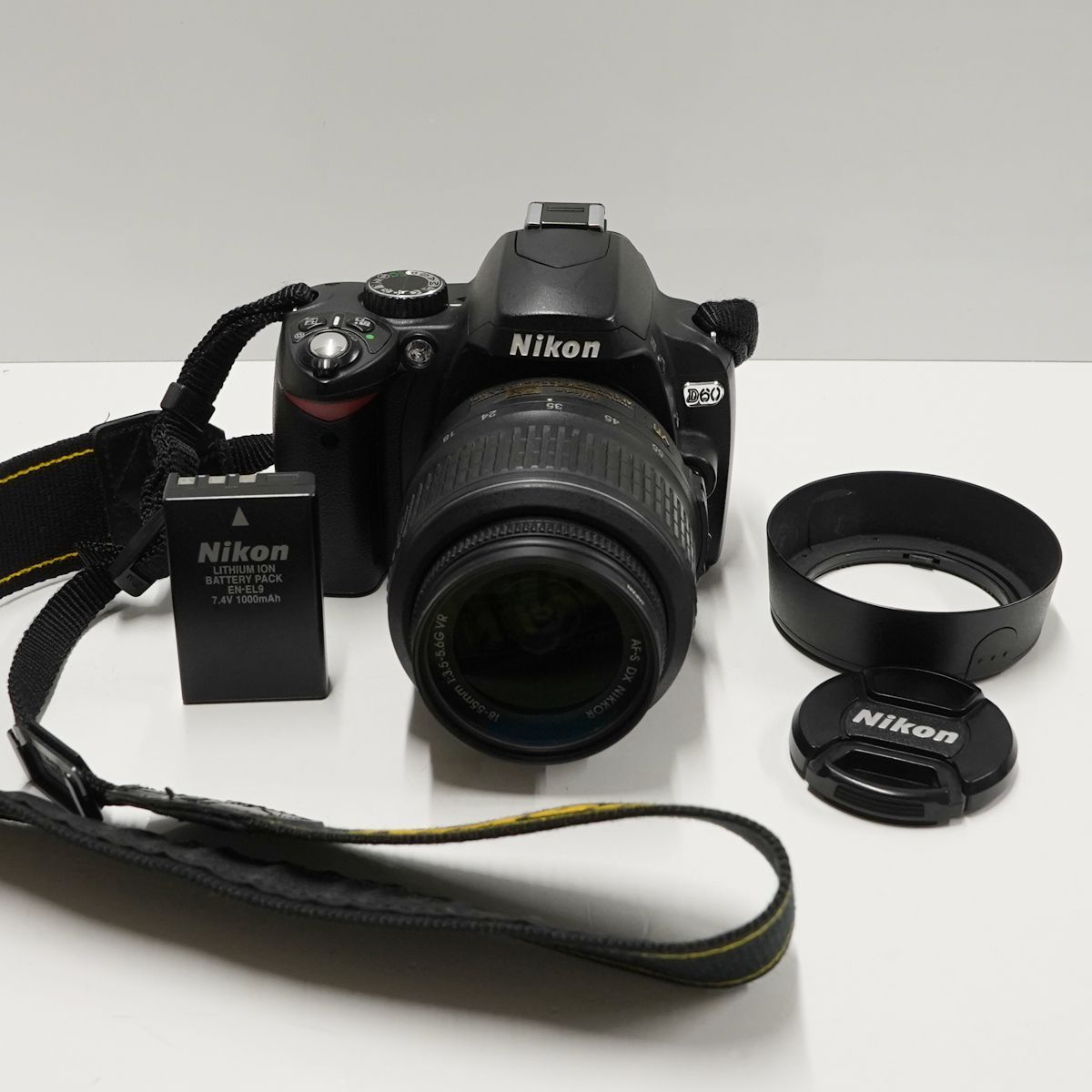 Nikon D60＋AF-S DX NIKKOR 18-55mm f/3.5-5.6G VR USED超美品