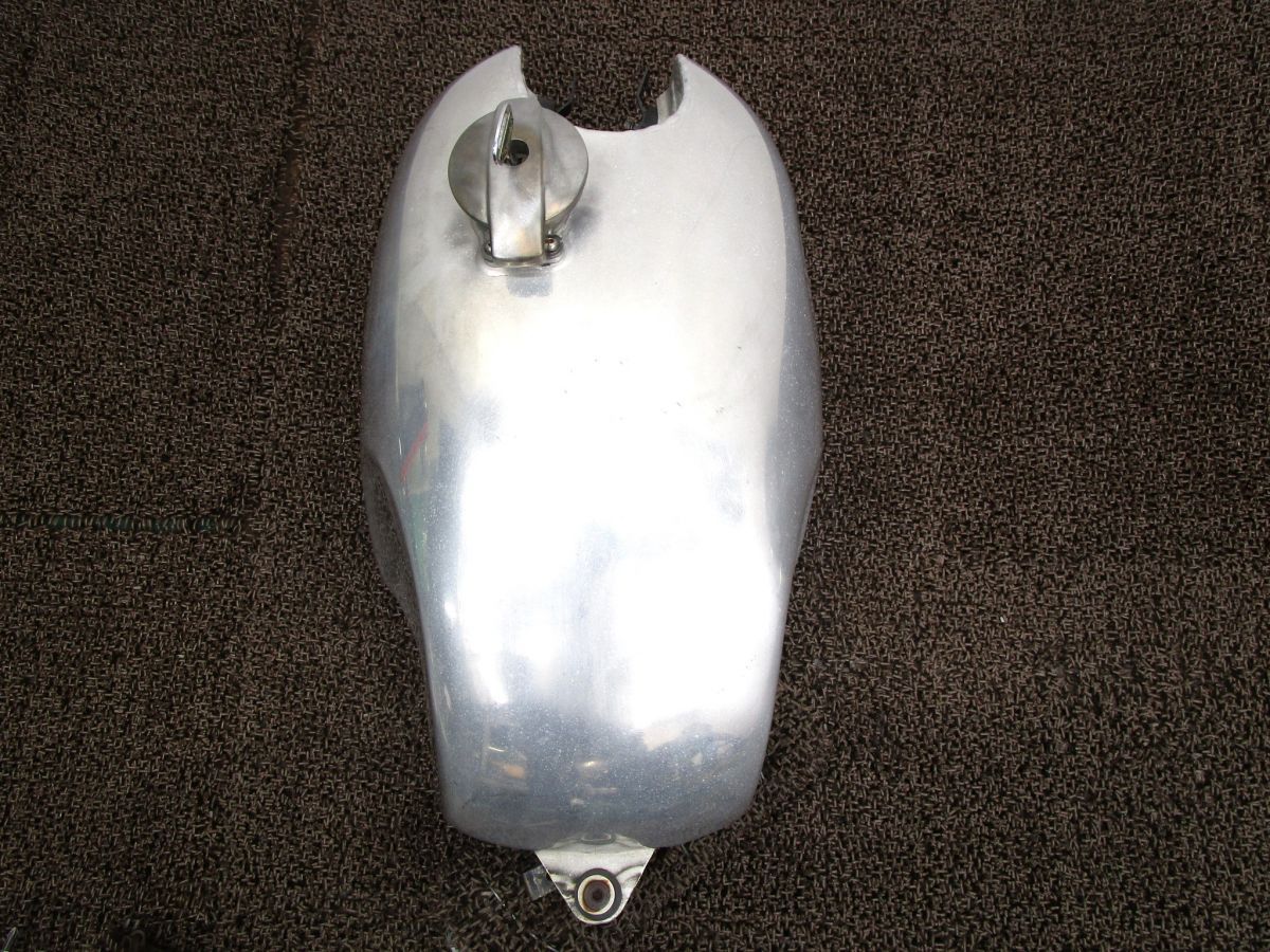 ガソリンタンク