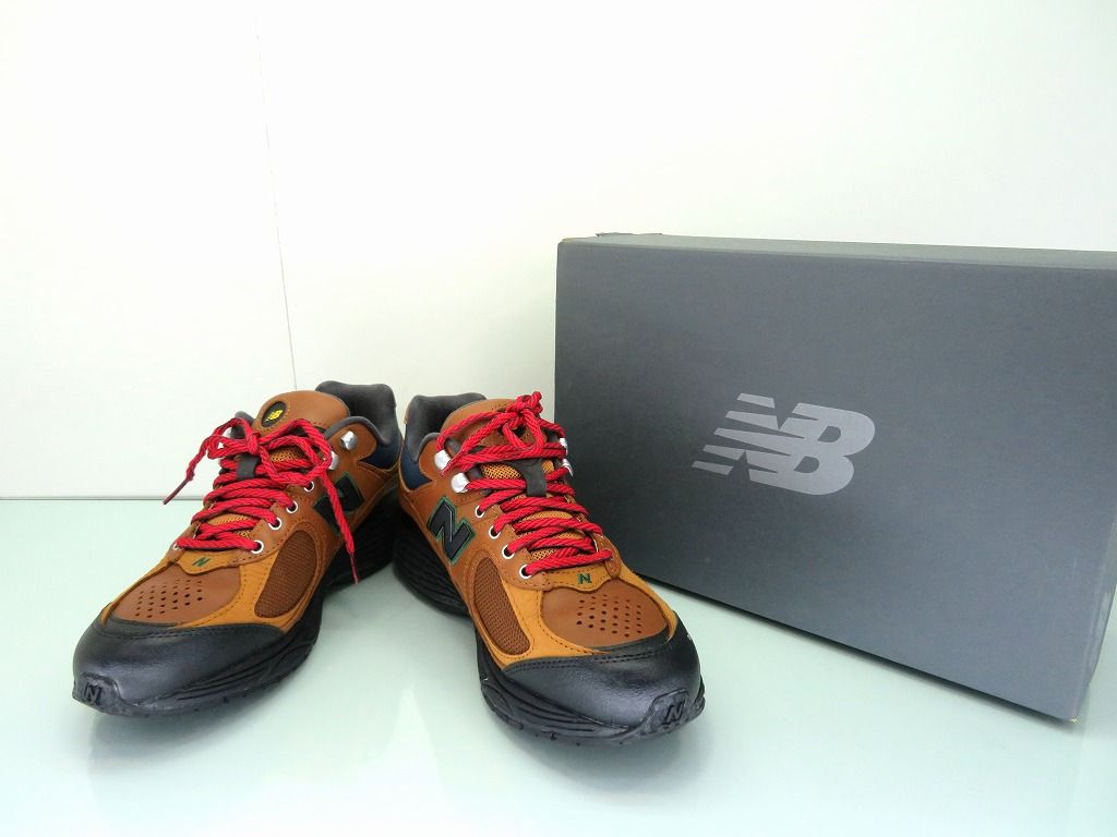 s23g-305k【中古】NEW BALANCE ニューバランス スニーカー 靴 M2002RWM