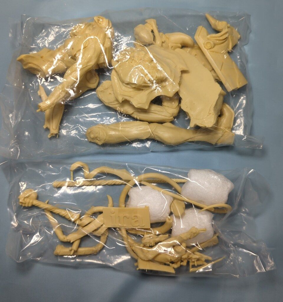 エヴァンゲリオン　ira レジンキット　3点　メタルボックス　頭部モデル 公式作画参考用模型 エヴァンゲリオン初号機 頭部モデル（レジン