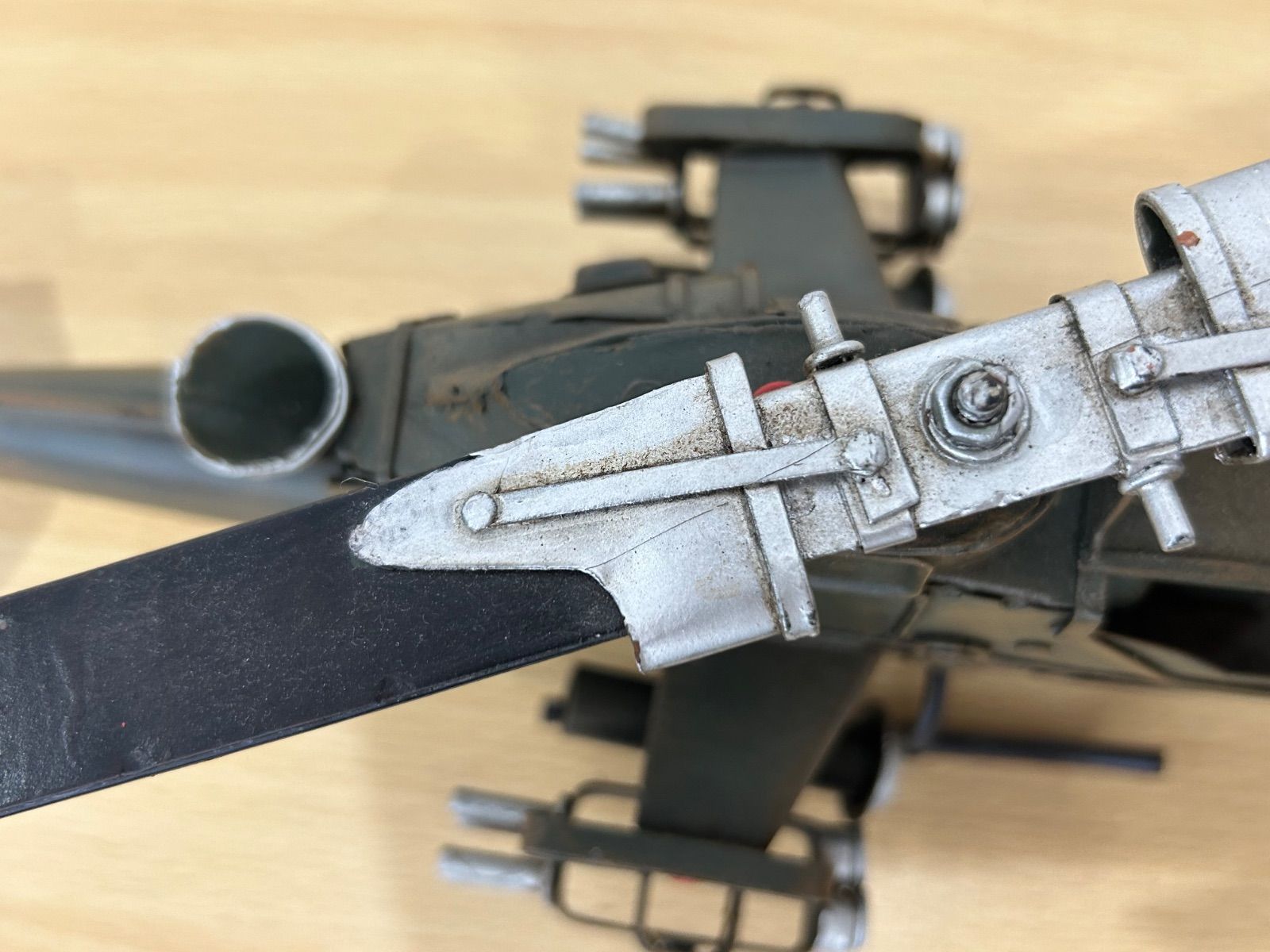 AH-1 コブラ ブリキ製ヘリコプター アメリカン - メルカリ