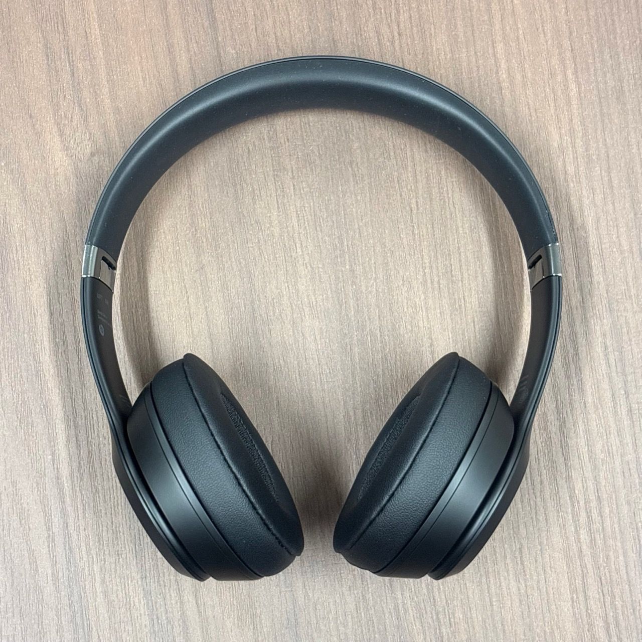 中古・美品・新品同様】Beats Solo 4 オンイヤーワイヤレス